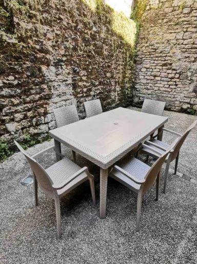 Appartement 3 Chambres Au Coeur Du Jura, Ideal Famille Salins-les-Bains Eksteriør bilde